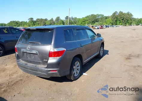 2011 Toyota Highlander Base V6 z USA, uszkodzony, nr VIN 5TDBK3EH0BS057382